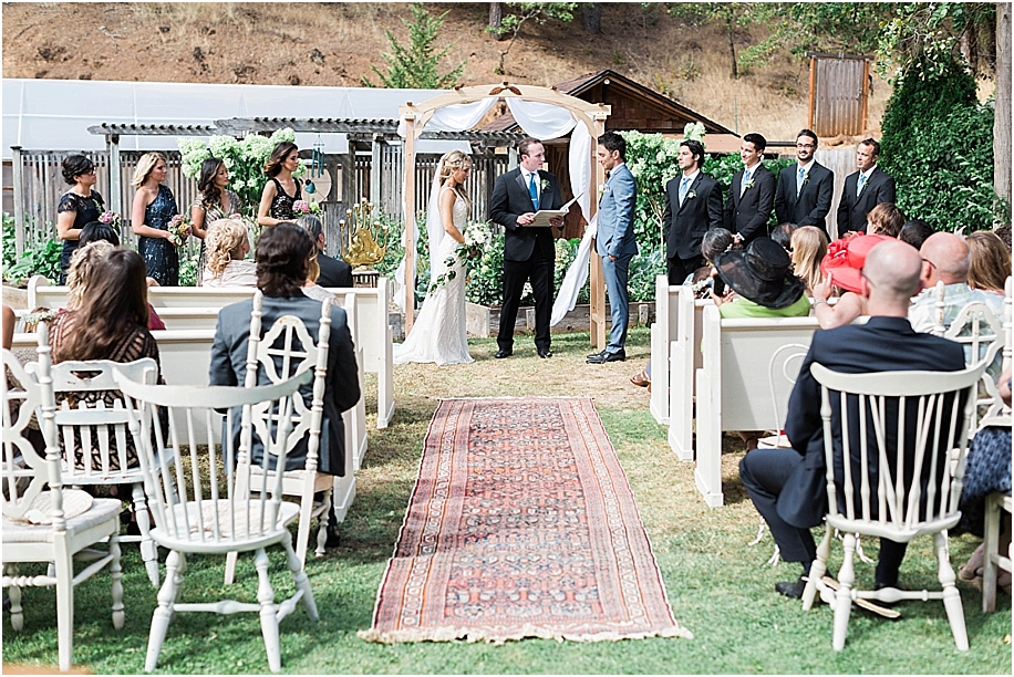 22_backyard-oregon-wedding-ceremony
