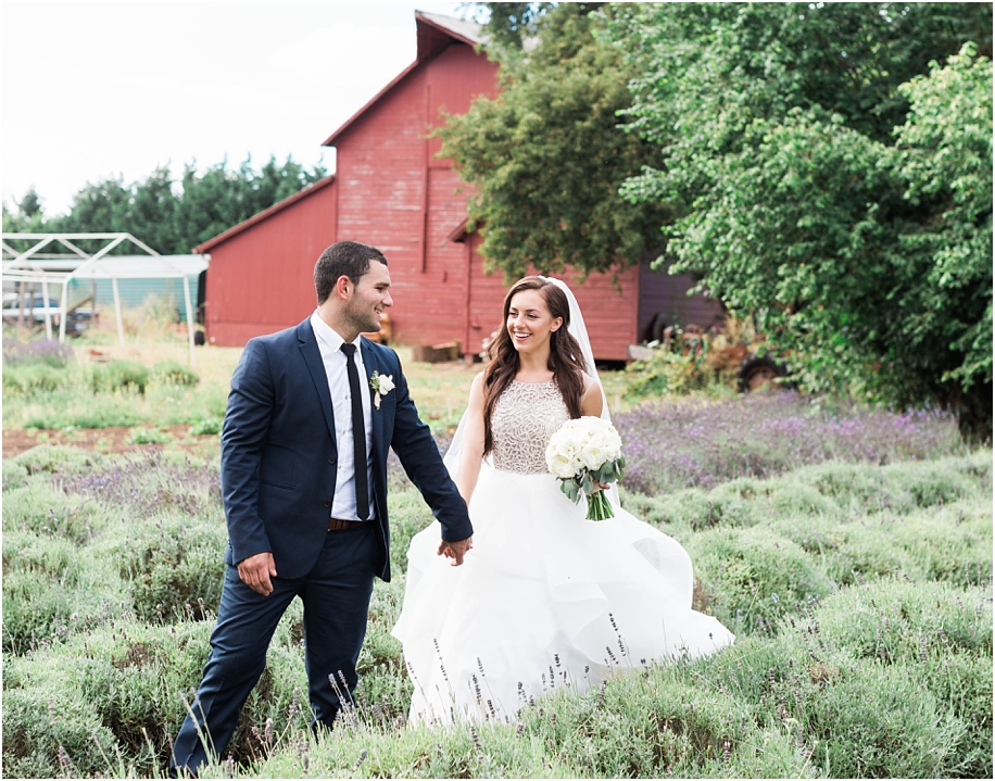 25_bridal-couple-walking-through-lavender-field